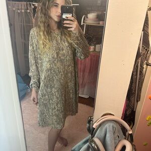 💕 flowy H&M dress